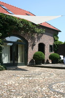 Voile ombrage triangulaire terrasse